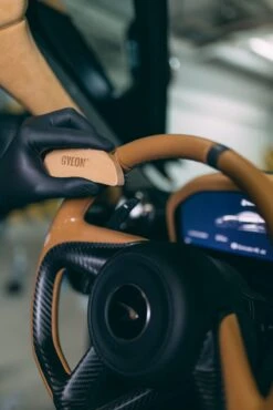 Rengjøringsbørste Skinn GYEON Q²M LEATHERBRUSH -Ks Tools Shop gq 2 of 64 1200x1799 1